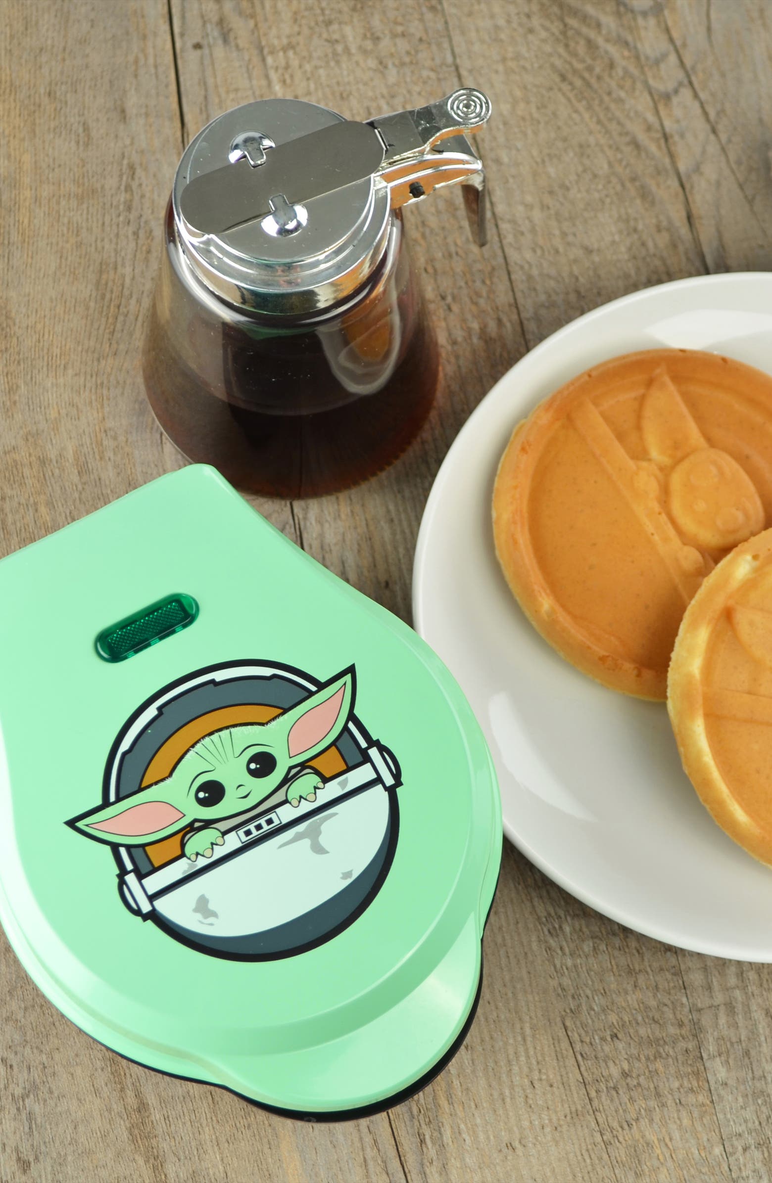 Disney + Star Wars Mandalorian The Child Waffle Maker