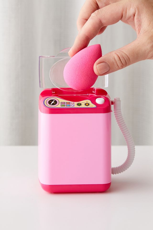 A Washing Machine for your beauty sponge?!?