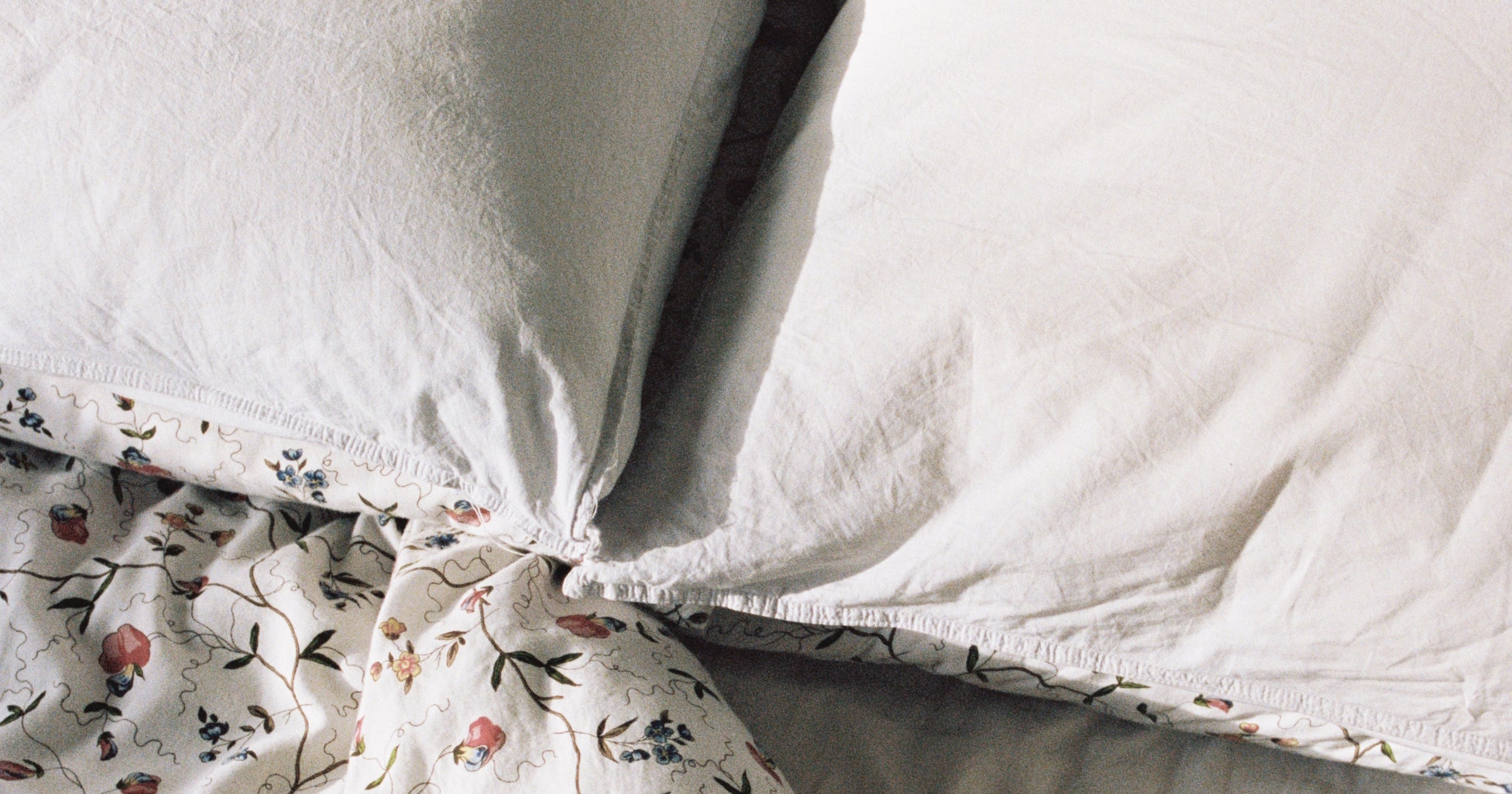 How Often To Change Your Pillowcase For Clear Skin