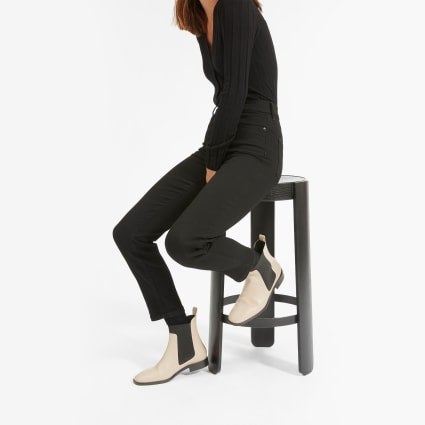 Everlane The Italian Leather Square Toe Chelsea Boot