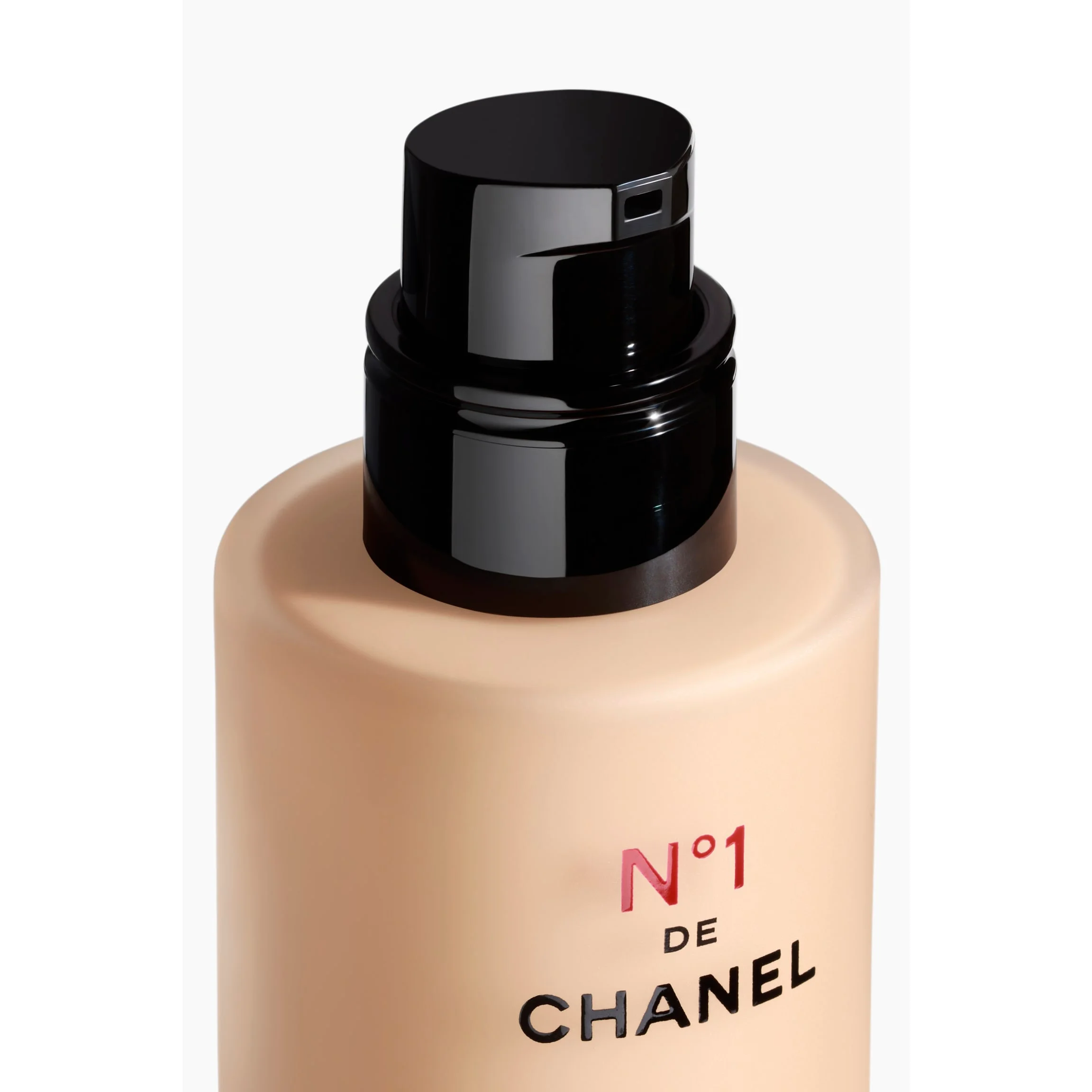 Review  Chanel N°1 DE CHANEL Red Camellia Revitalizing Foundation