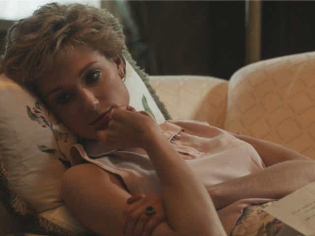 Elizabeth Debicki as Princess Diana in season 5 of The Crown.