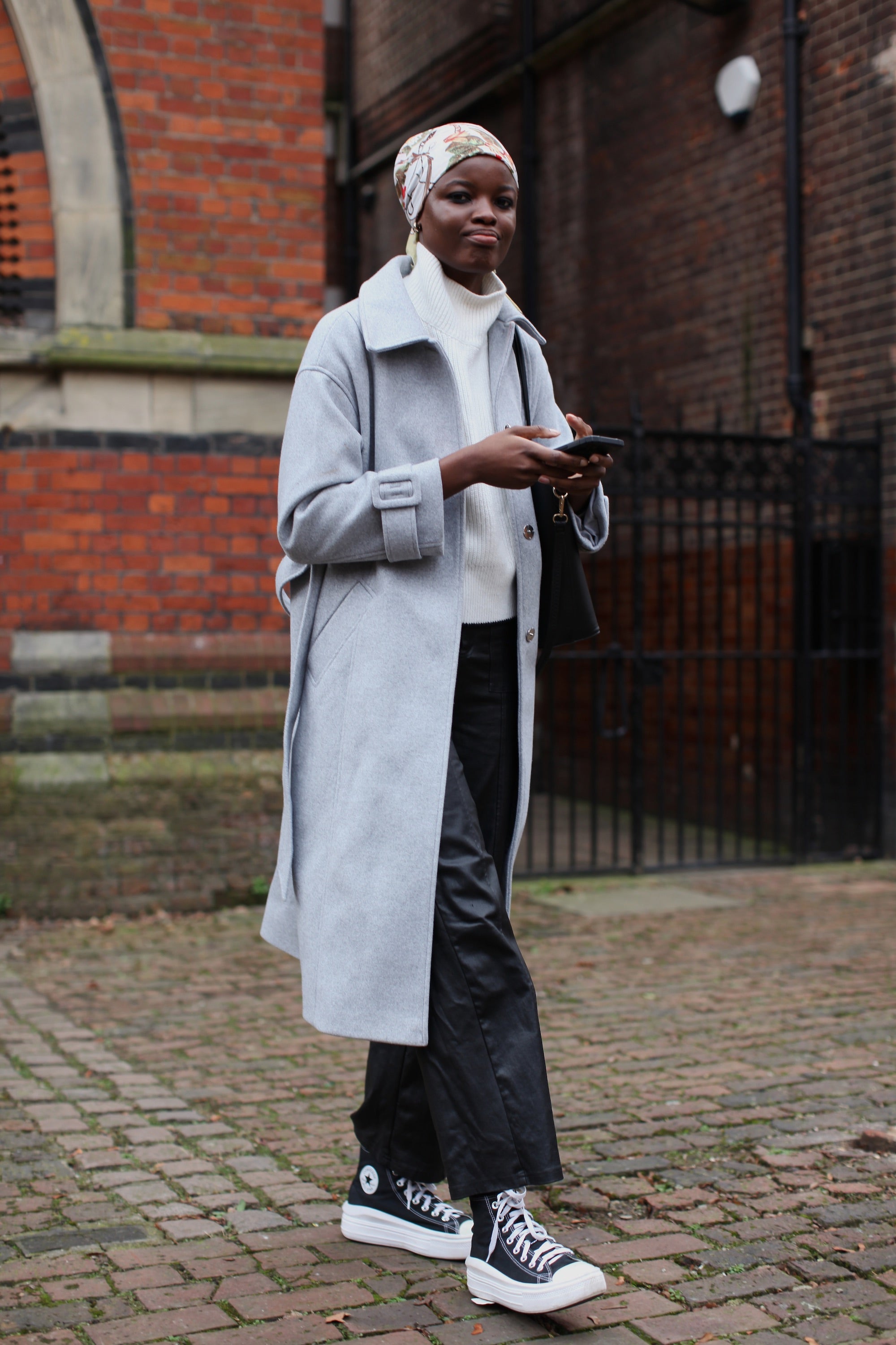 white converse street style