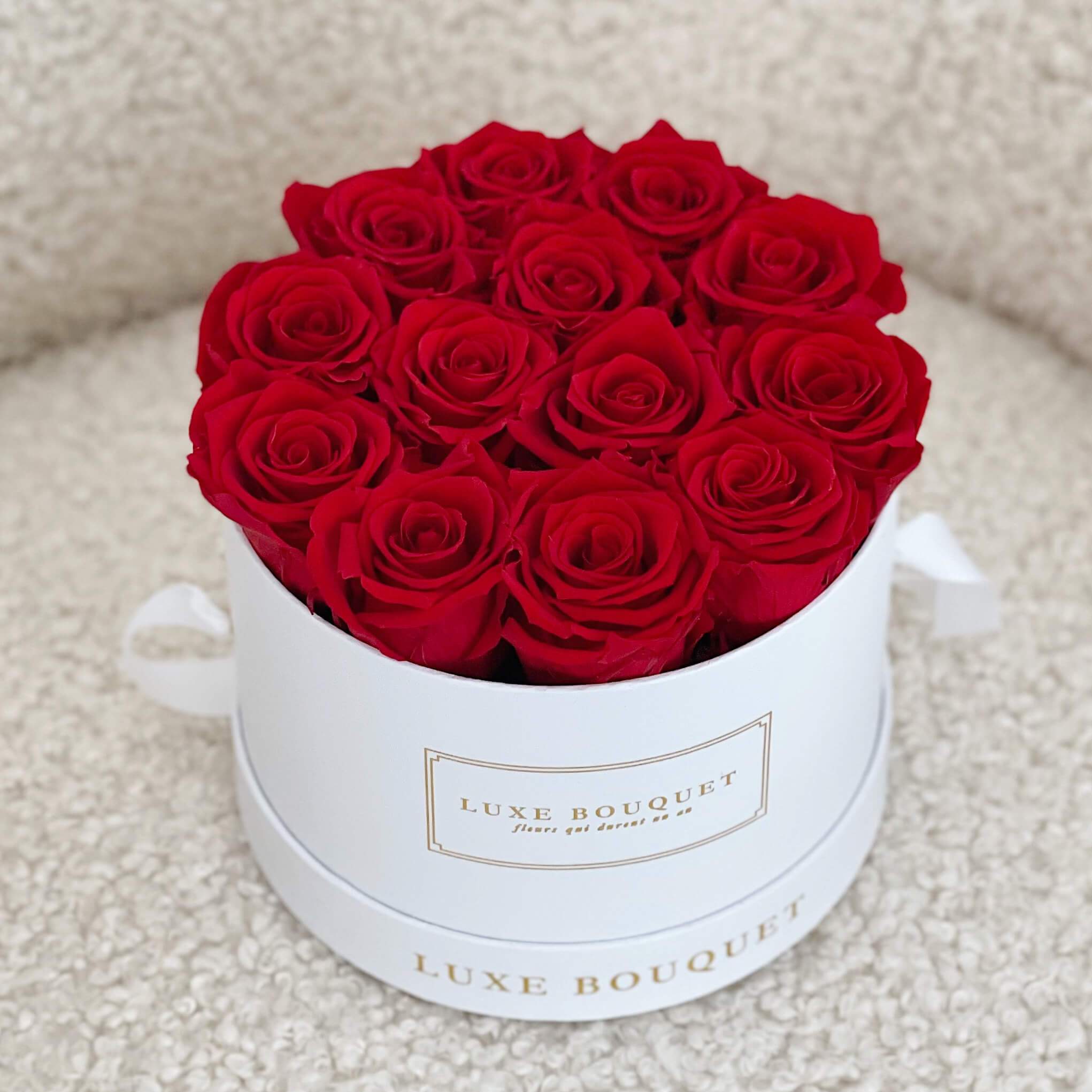 Luxe Bouquet + Medium Round Everlasting Bouquet Box