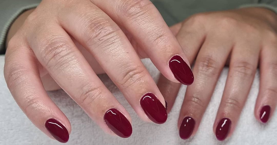 On The Burgundy Nail Polish Manicure Trend 2021