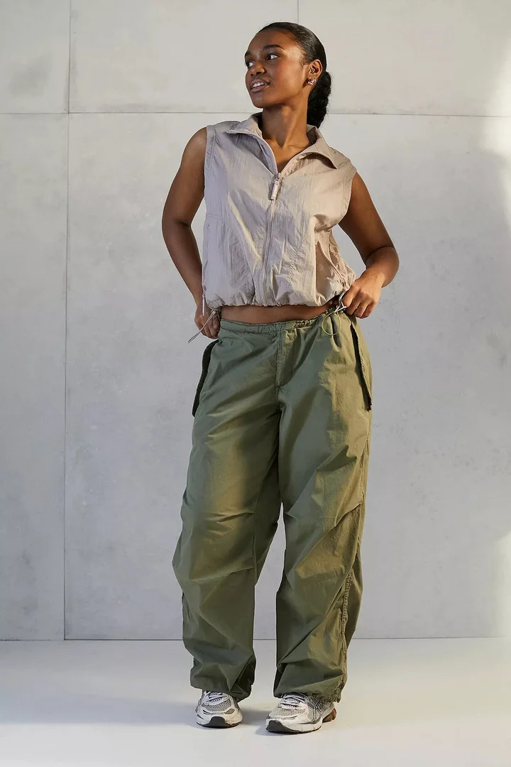 Cute Cargo Pants Outfits for Women