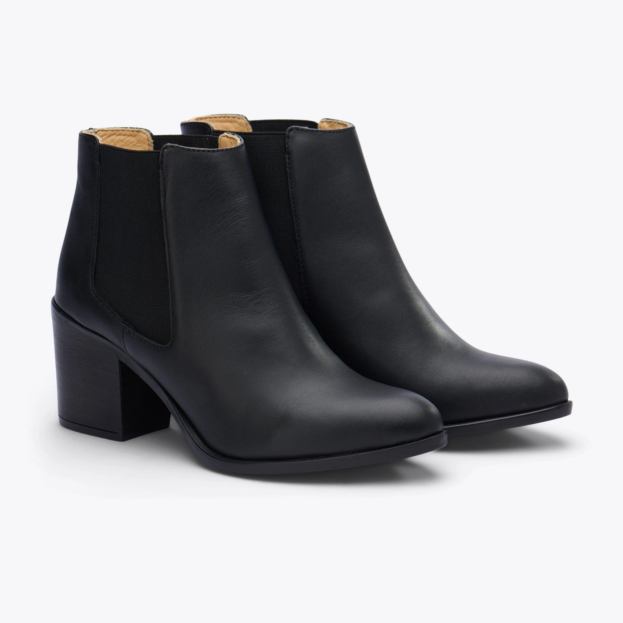 nisolo heeled chelsea boot