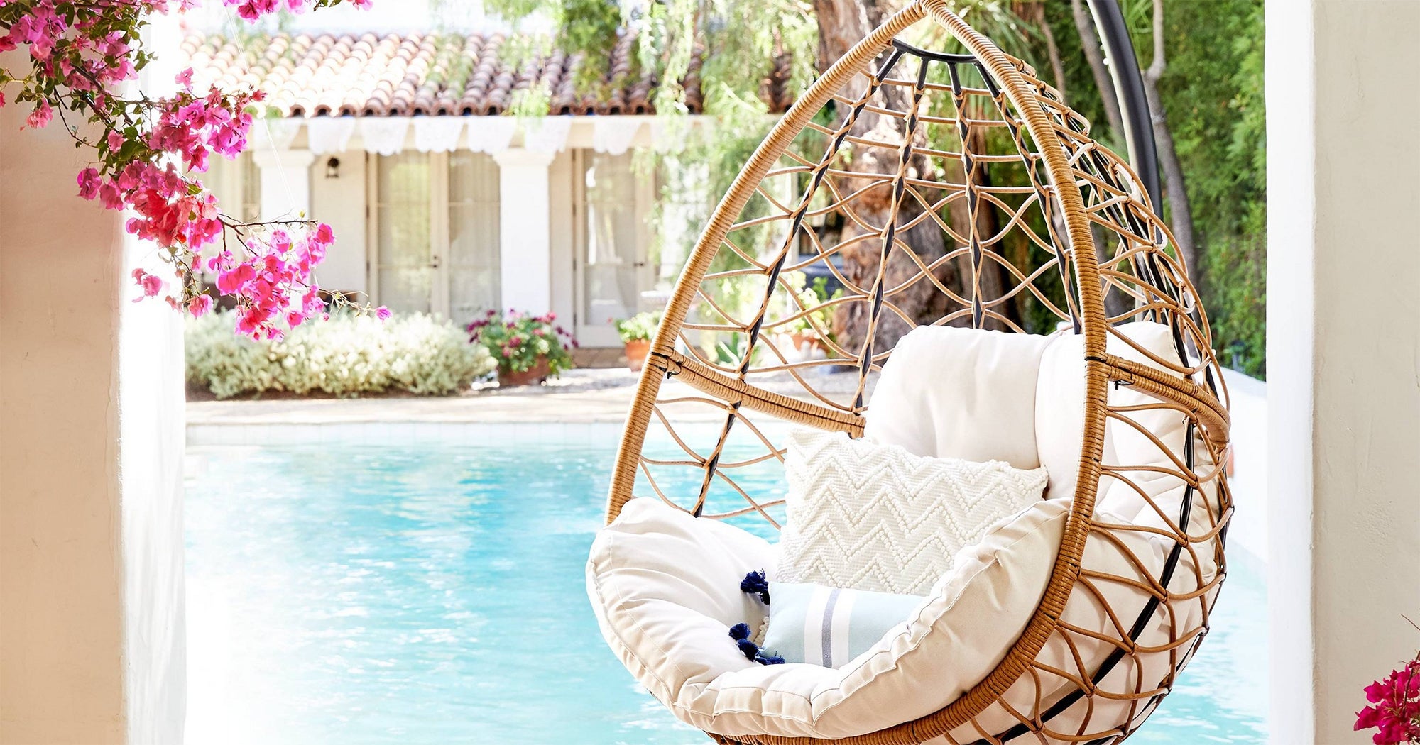 The 8 Best Outdoor Hanging Egg Chairs 2022