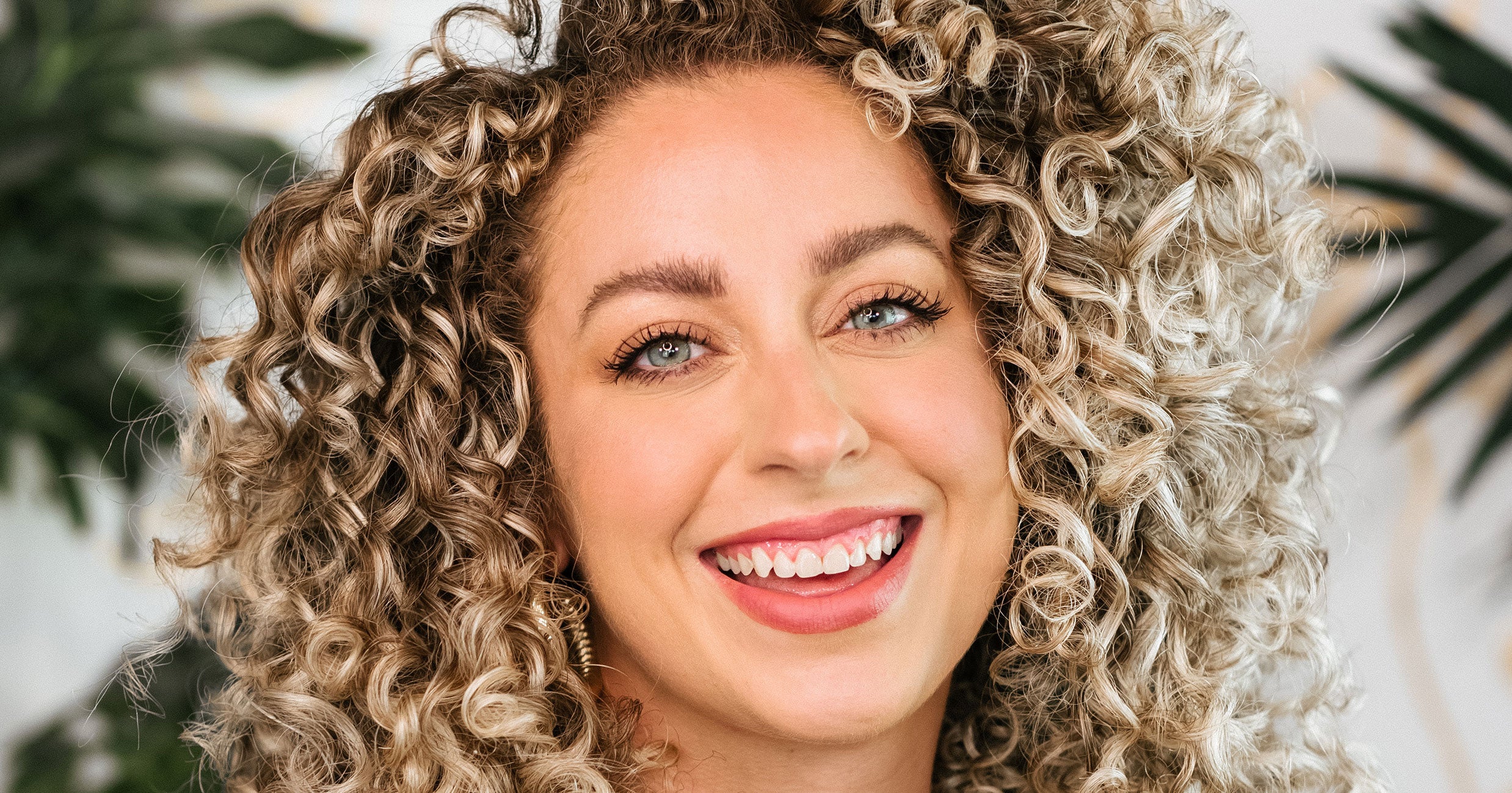 A Beauty YouTuber’s 3-Step Routine For Defined & Bouncy Curls