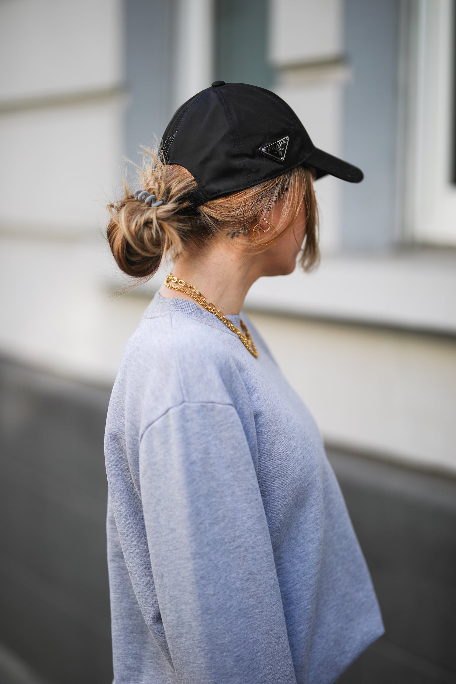 Messy Bun Hairstyle Ideas To Do For A Quick Easy Look