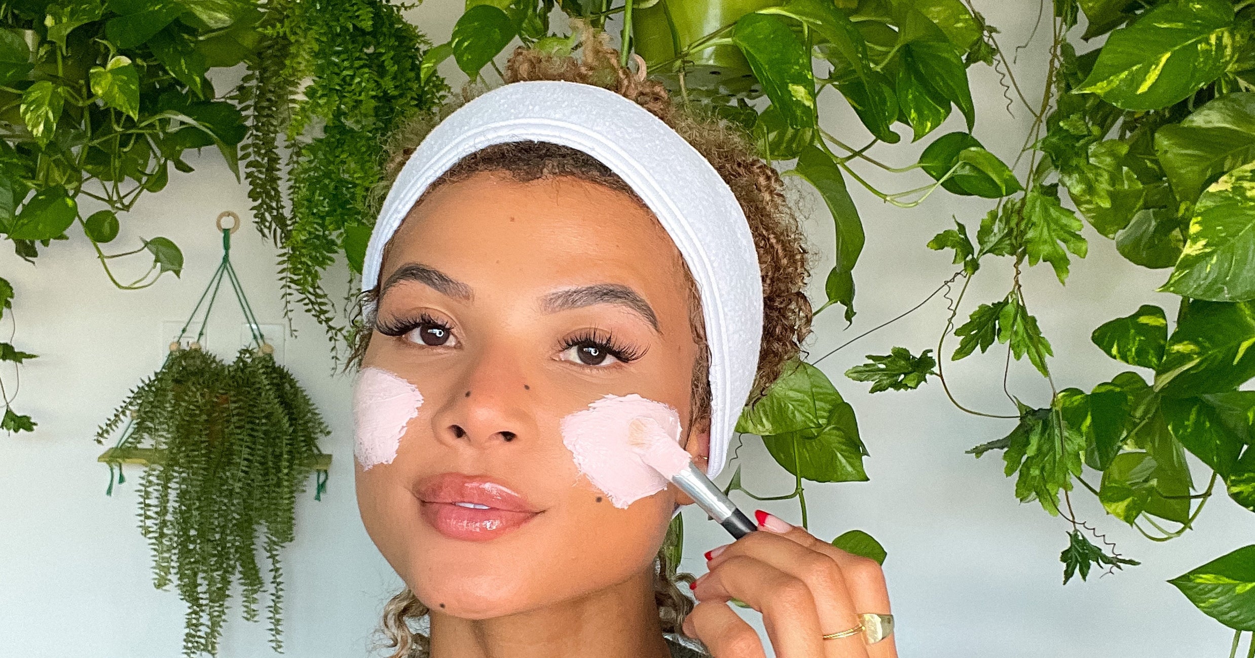This Beauty Vlogger’s Self-Care Routine Is Transformative