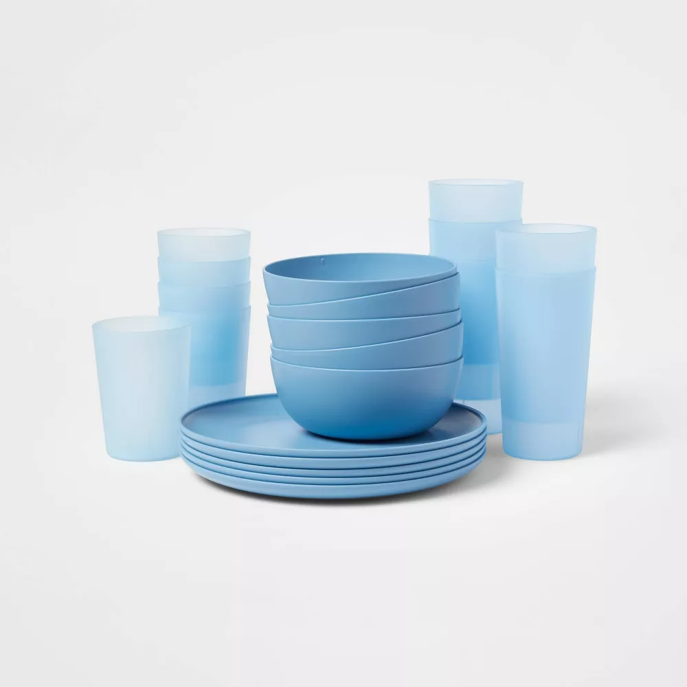 10.5 Plastic Dinner Plate Black - Room Essentials™