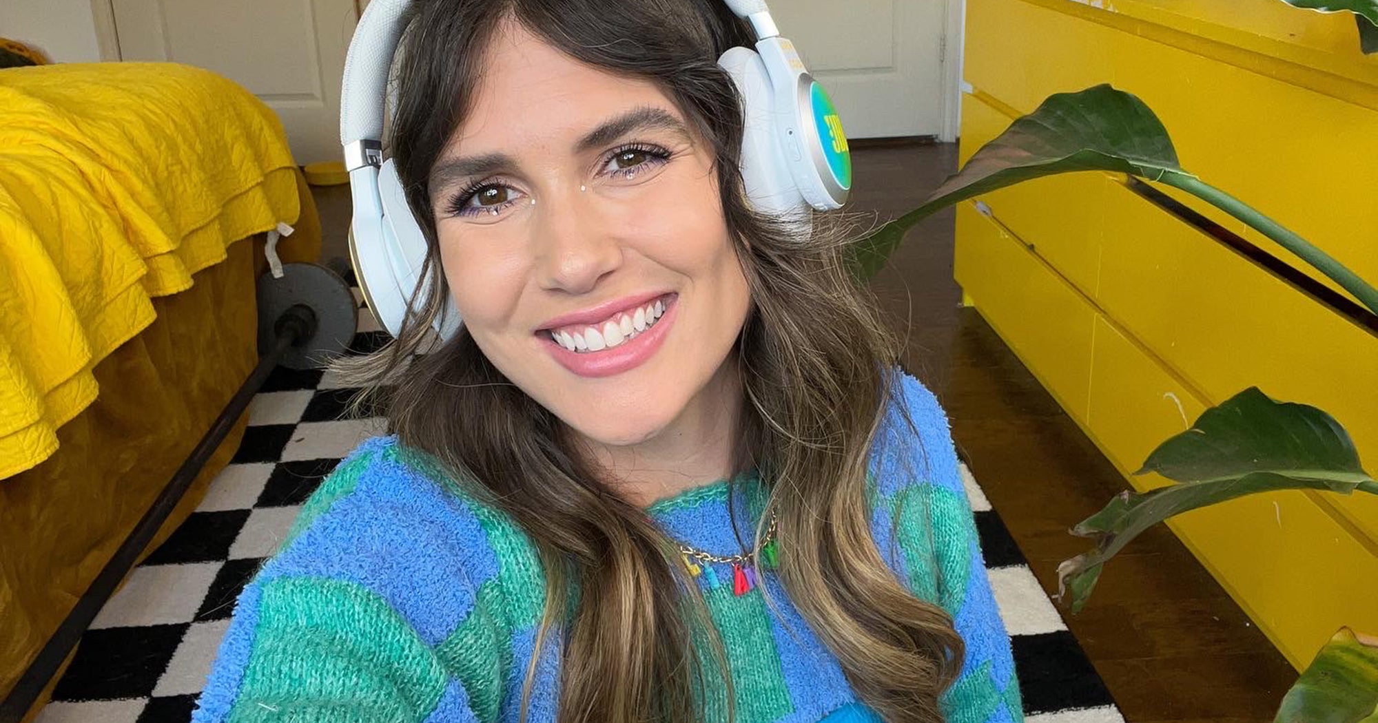 A Lesson In (Very) Colorful Home Decor With Kalianna Carpenter 1 A Lesson In (Very) Colorful Home Decor With Kalianna Carpenter