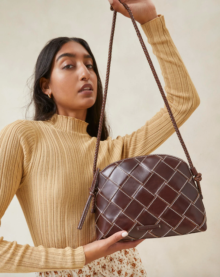 Purses trending deals