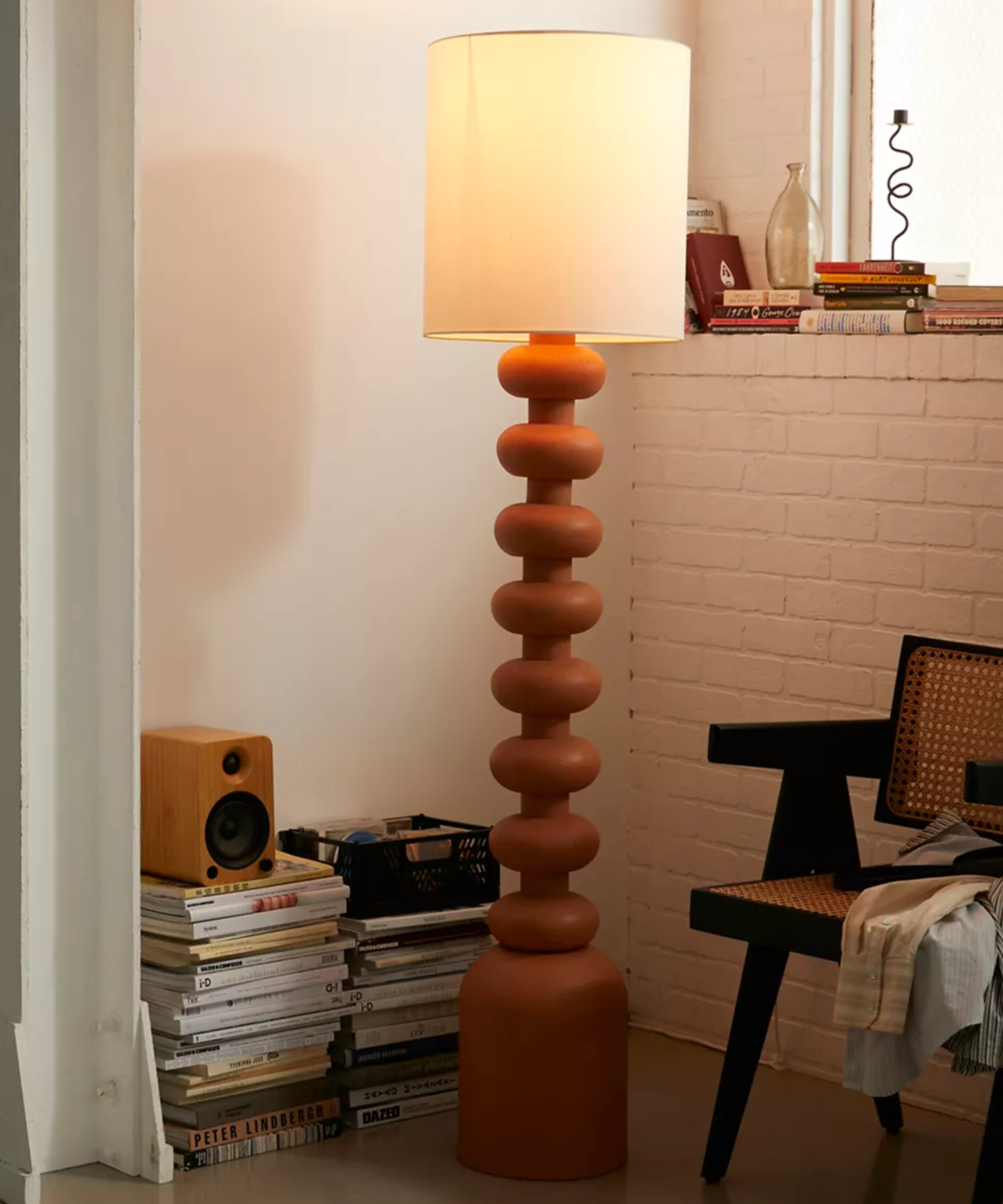 Et bestemt skræmt Observere The 14 Best Floor Lamps For Living Rooms, Reading, Etc.