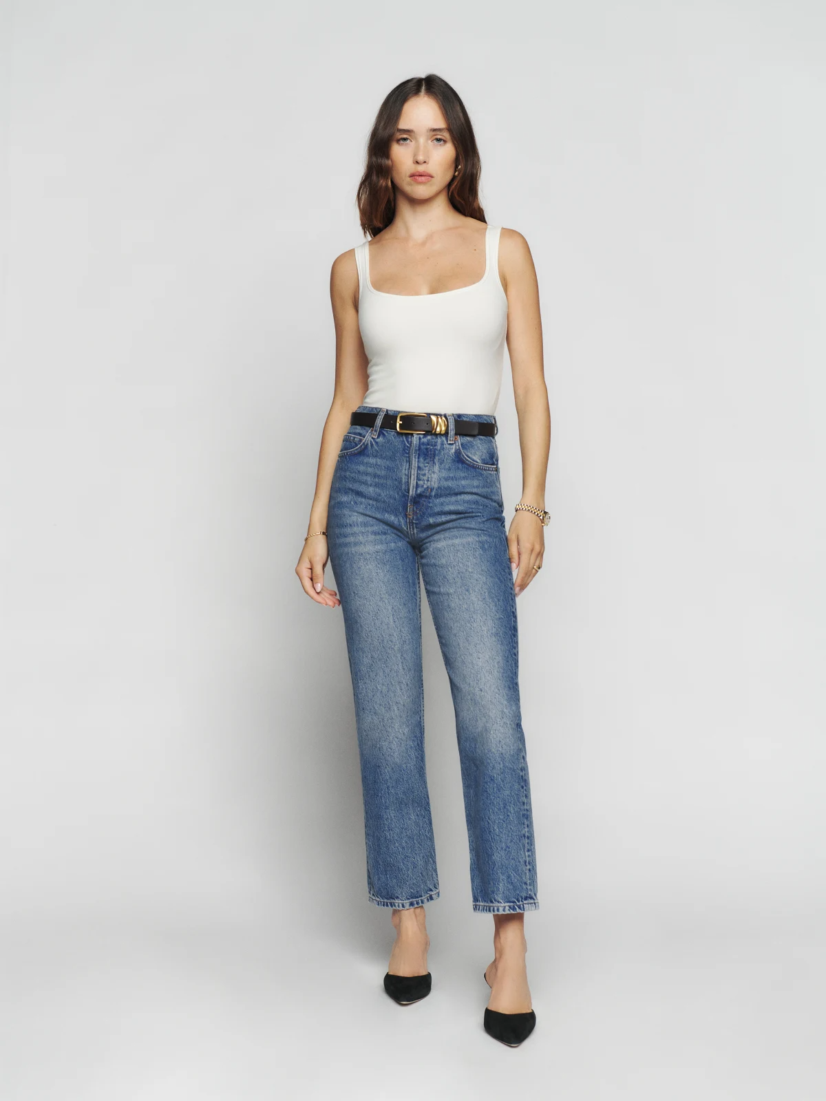 15 Best Denim Jeans For Petite Women With Short Inseams