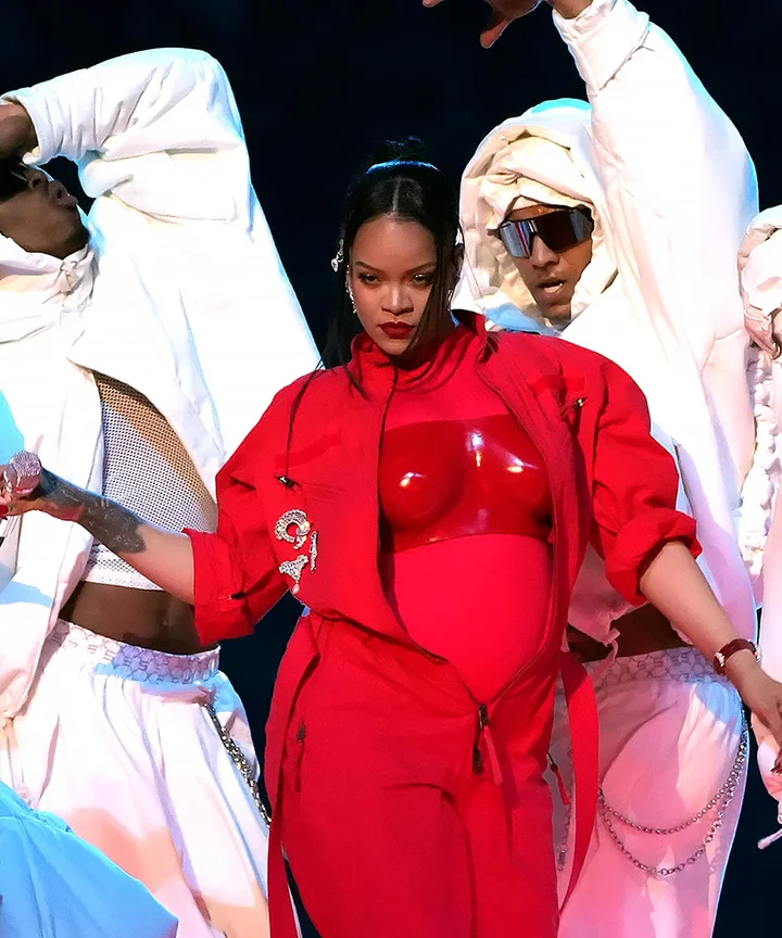 Halftime Show Super Bowl 2023 live reactions: is Rihanna pregnant