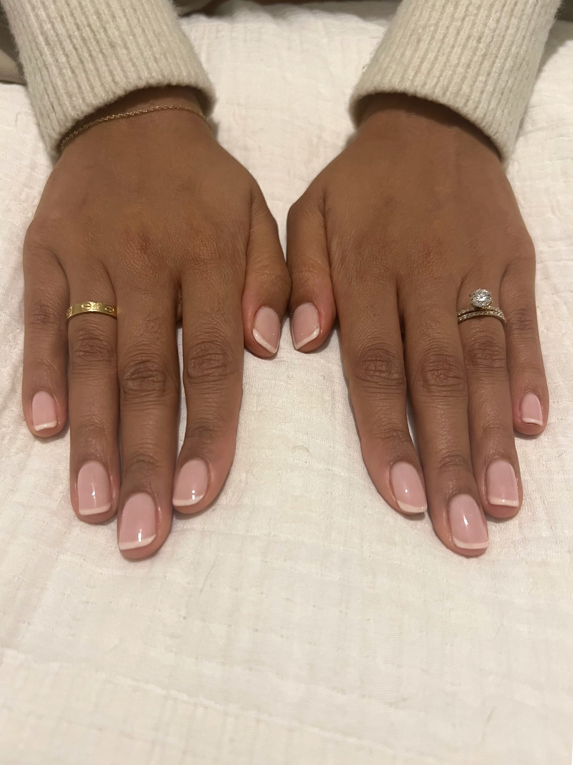 A gel French manicure should last 14 days or longer
