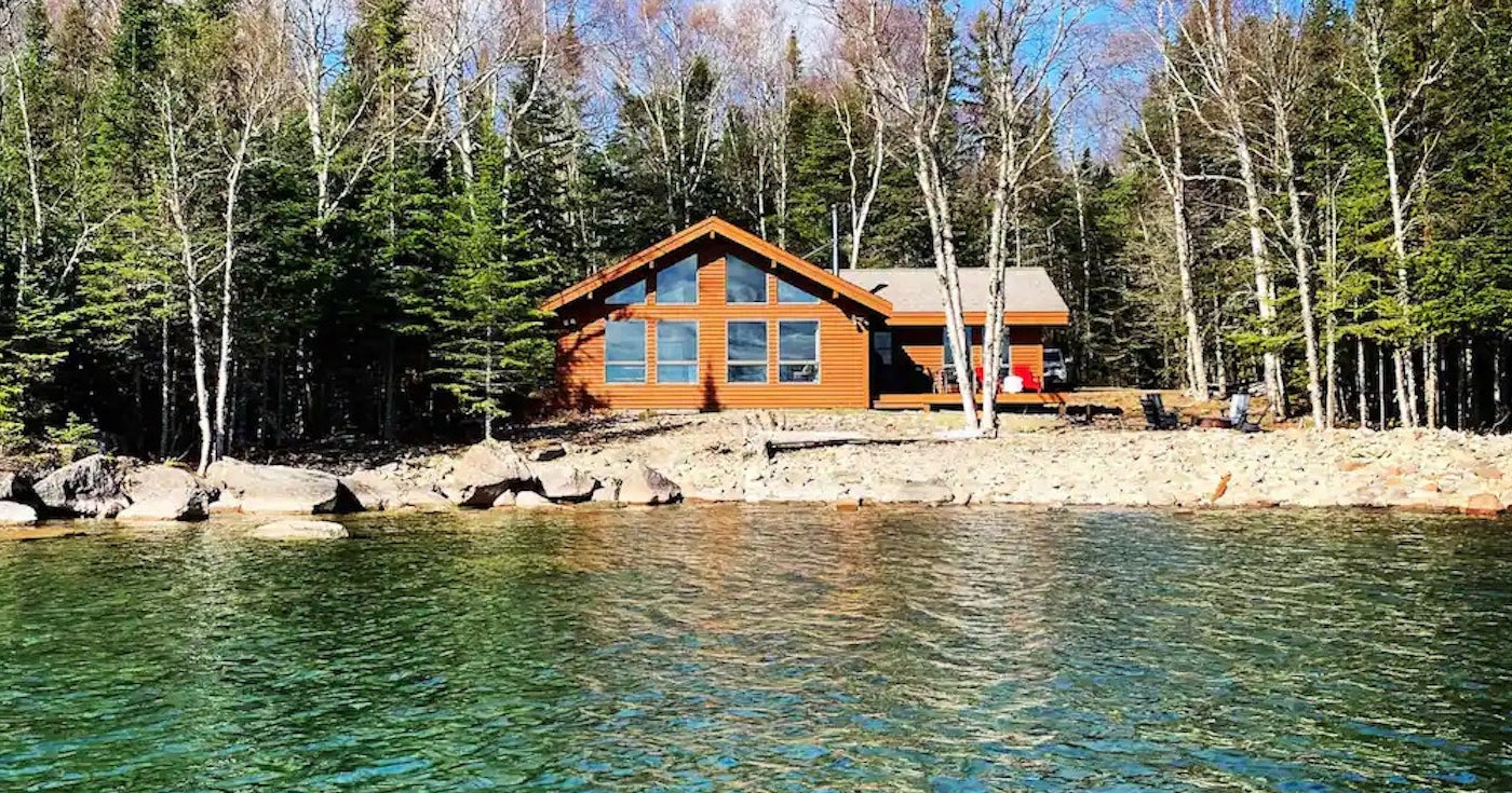 10 Waterfront Airbnbs You Can Book For Under 300