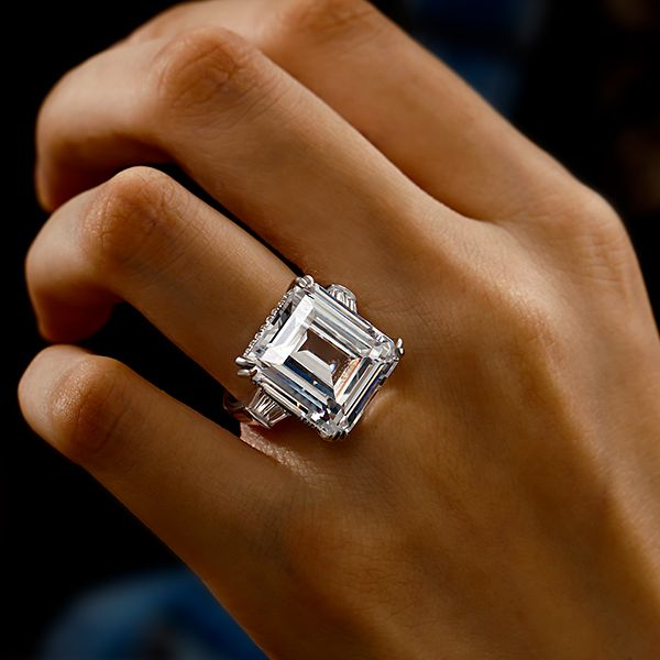 3 carat white best sale sapphire engagement ring