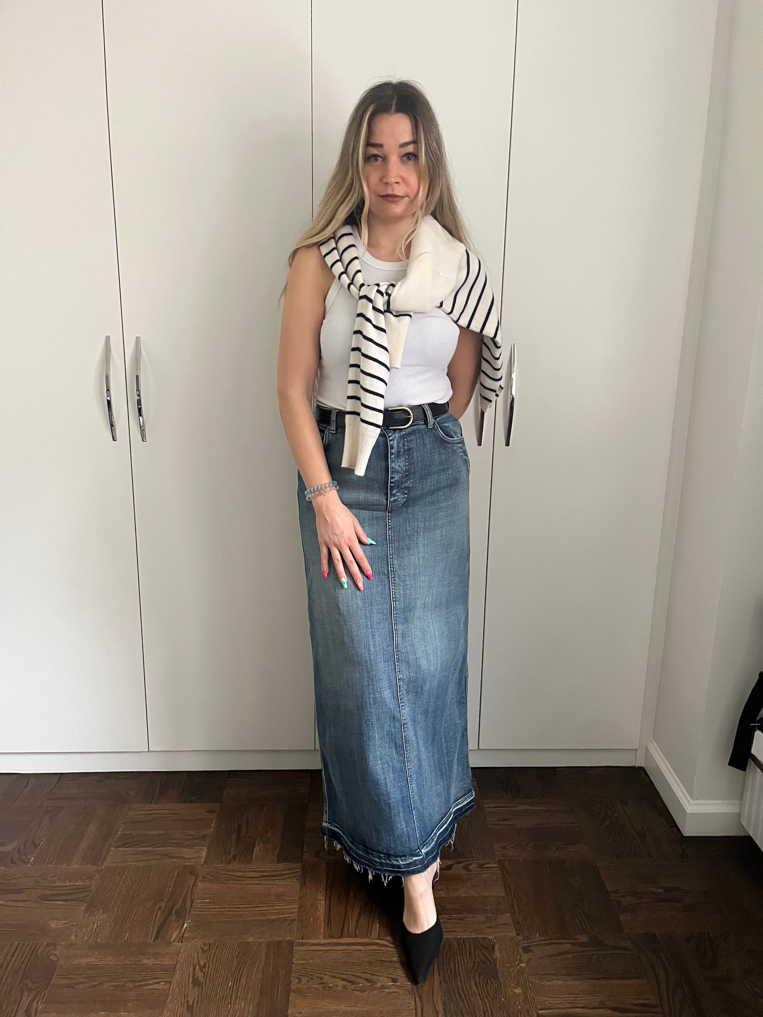 How to Wear a Denim Skirt in Summer - Closetful of Clothes