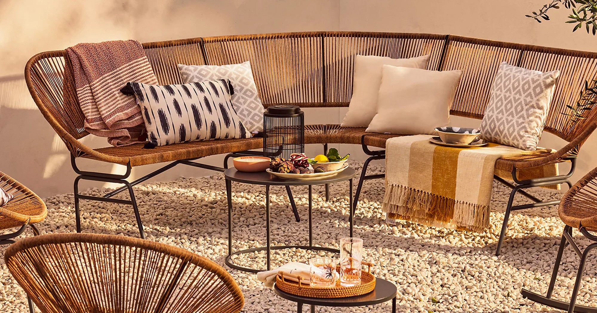 Small Space Patio Furniture For Outdoor Spaces & Garden