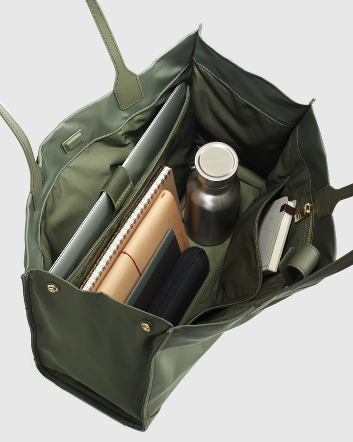 8 Boring Bags Women Over 40 Know Have Longevity