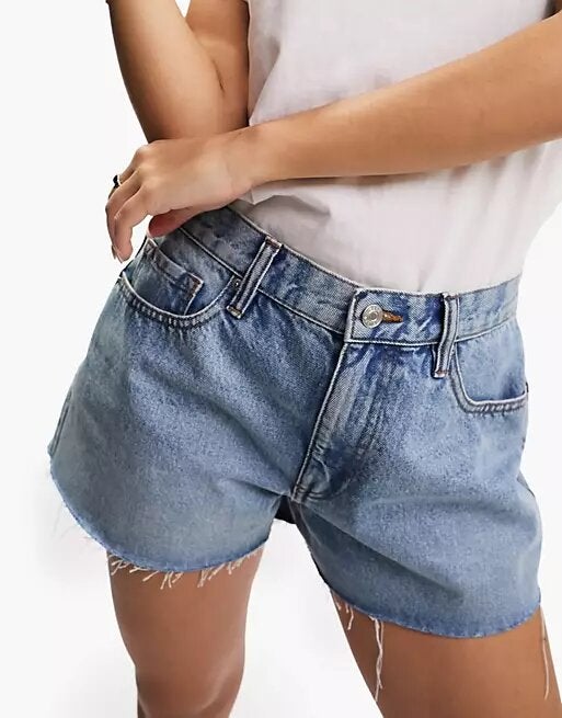 ASOS DESIGN + Denim ‘Relaxed’ Short in Midwash Blue