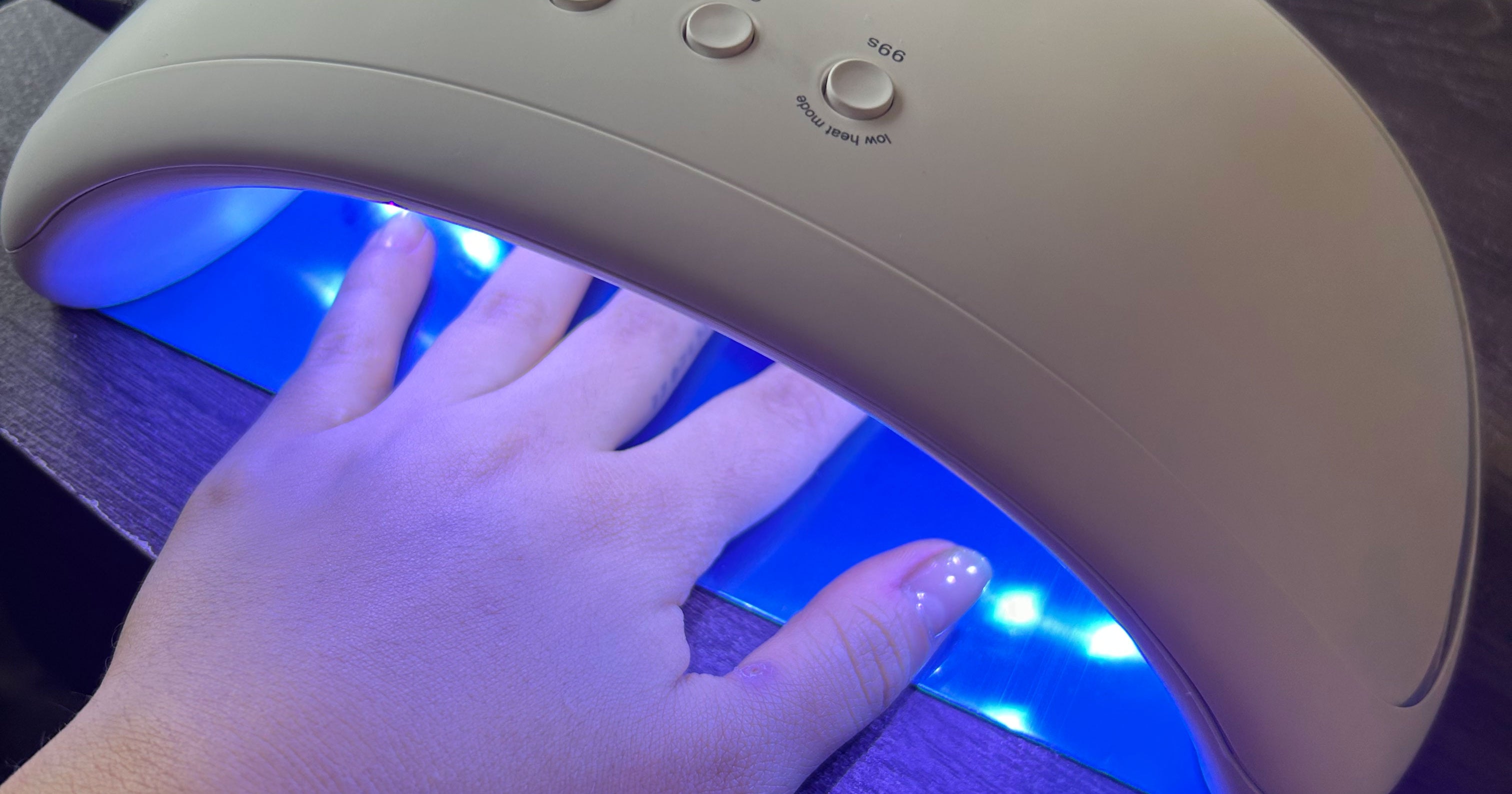 Manucurist Green Flash Home Gel Manicure Review 2023