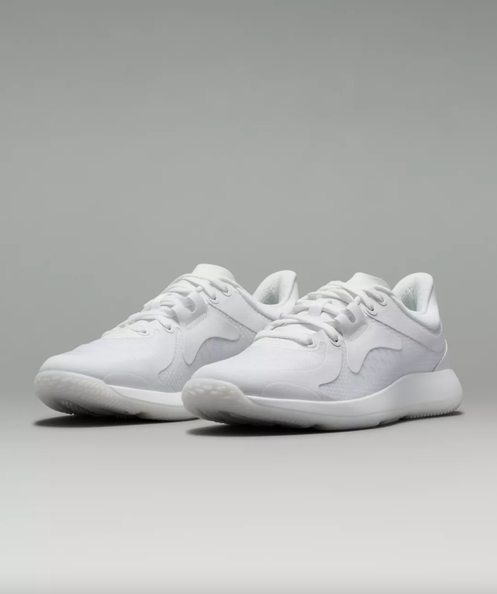Nike chunky 2025 white sneakers