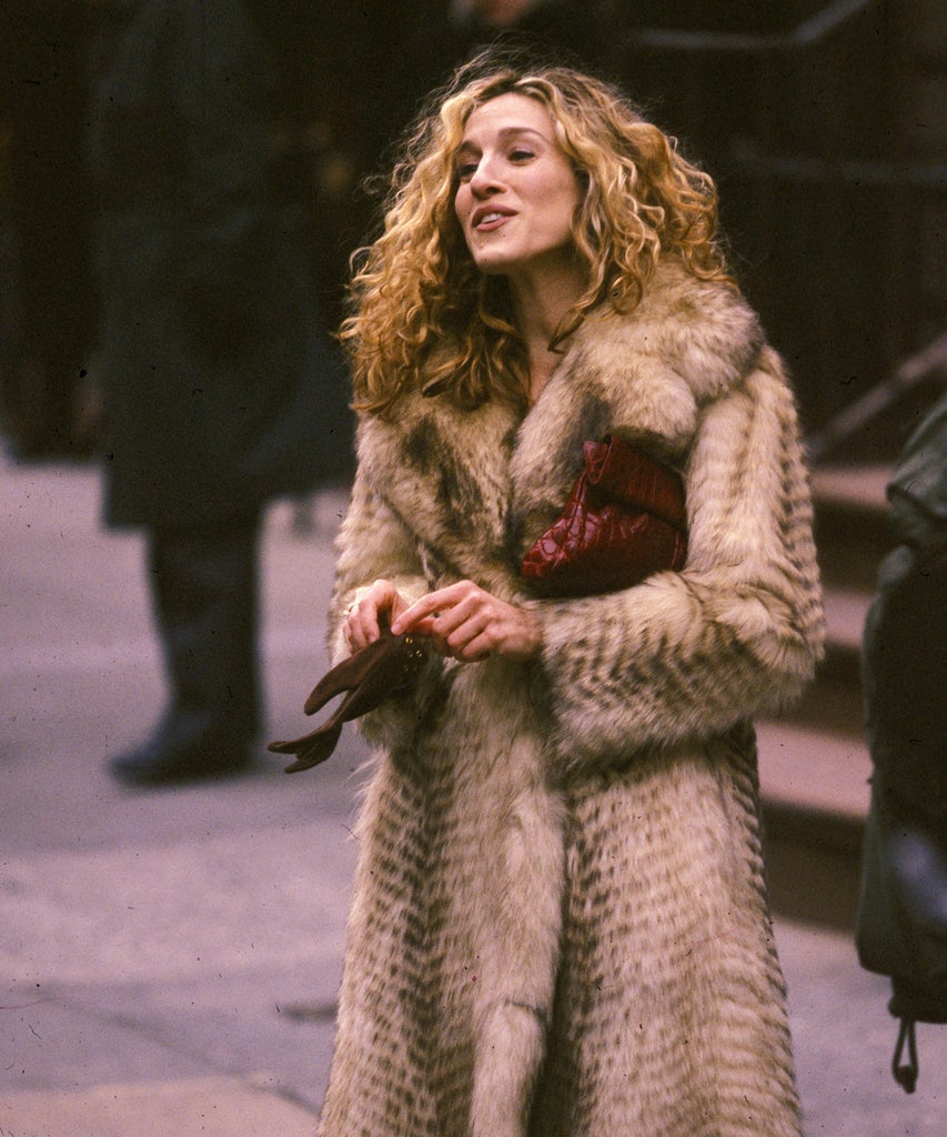 Carrie Bradshaw Is The Blueprint For Modern It Girl Style