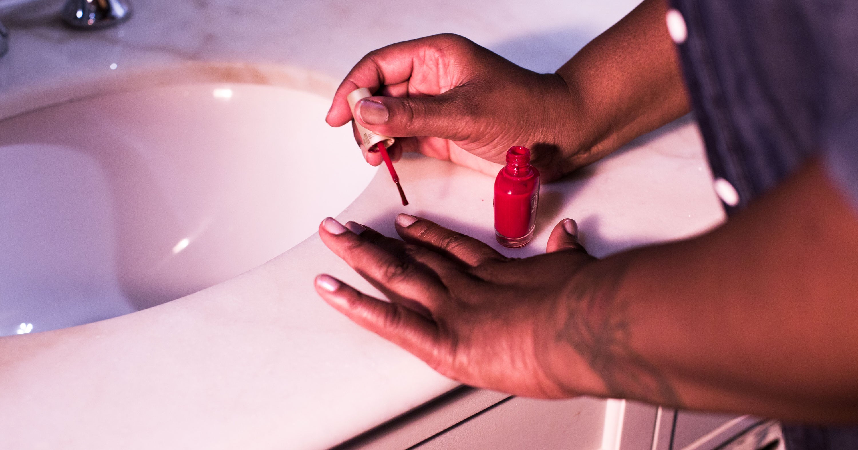 Everyone’s Telling Me To “Let My Nails Breathe.” Are They Right? Everyone’s Telling Me To “Let My Nails Breathe.” Are They Right?