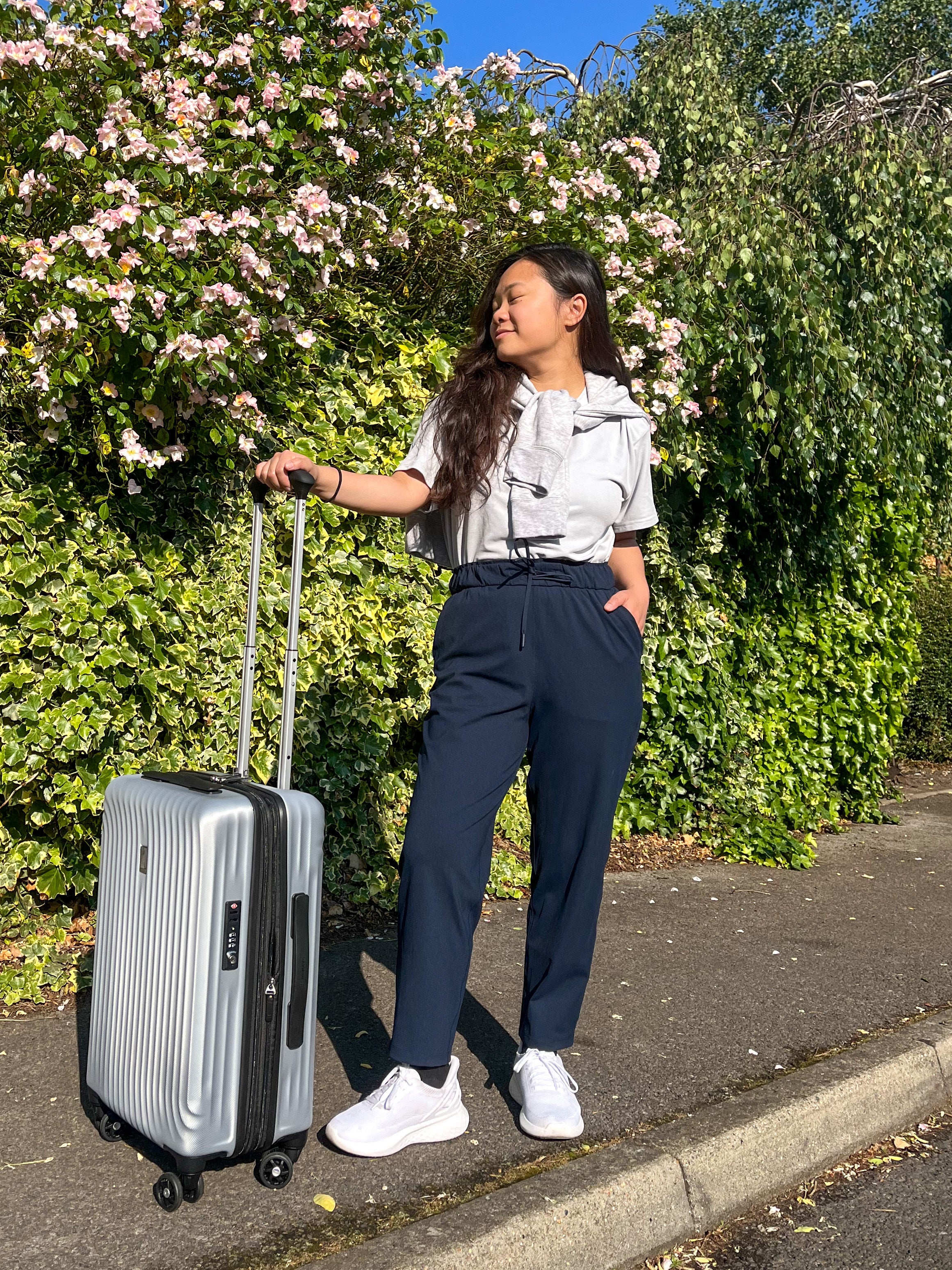 Business Travel Clothes for Women: How To Pack With Ease