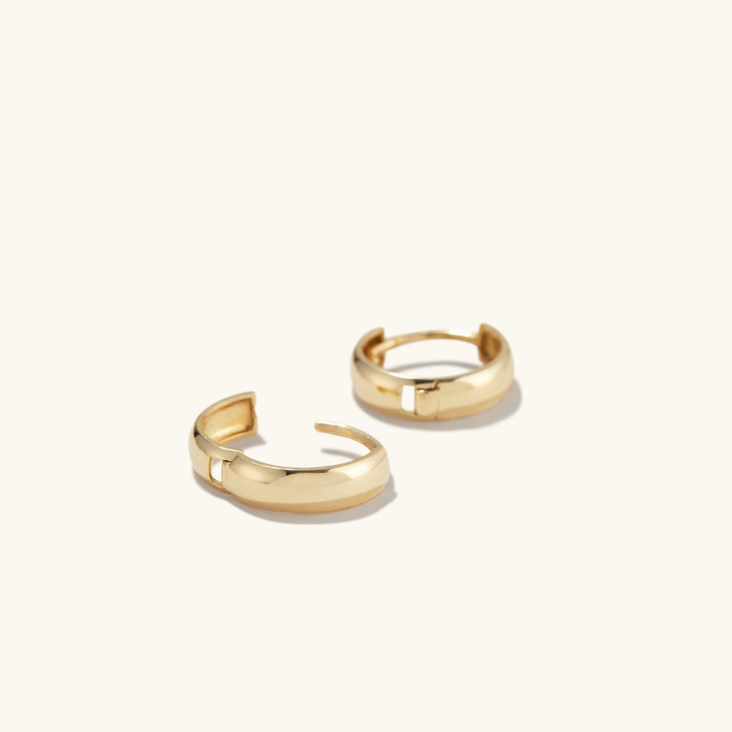 【MEJURI】Bold Huggie Hoops 関税込 Mejuri + Bold Huggie Hoops