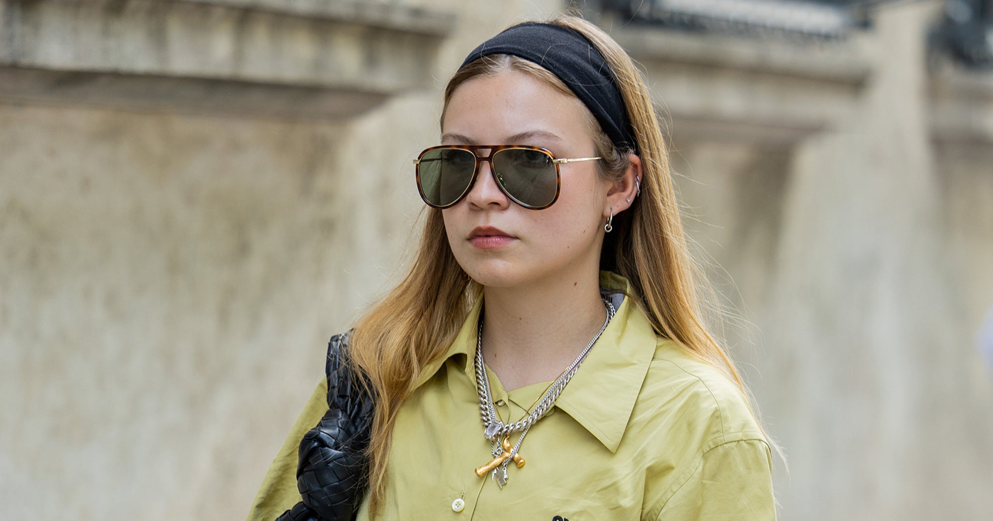 Headbands Are Back In 2023 How To Style Them For Fall