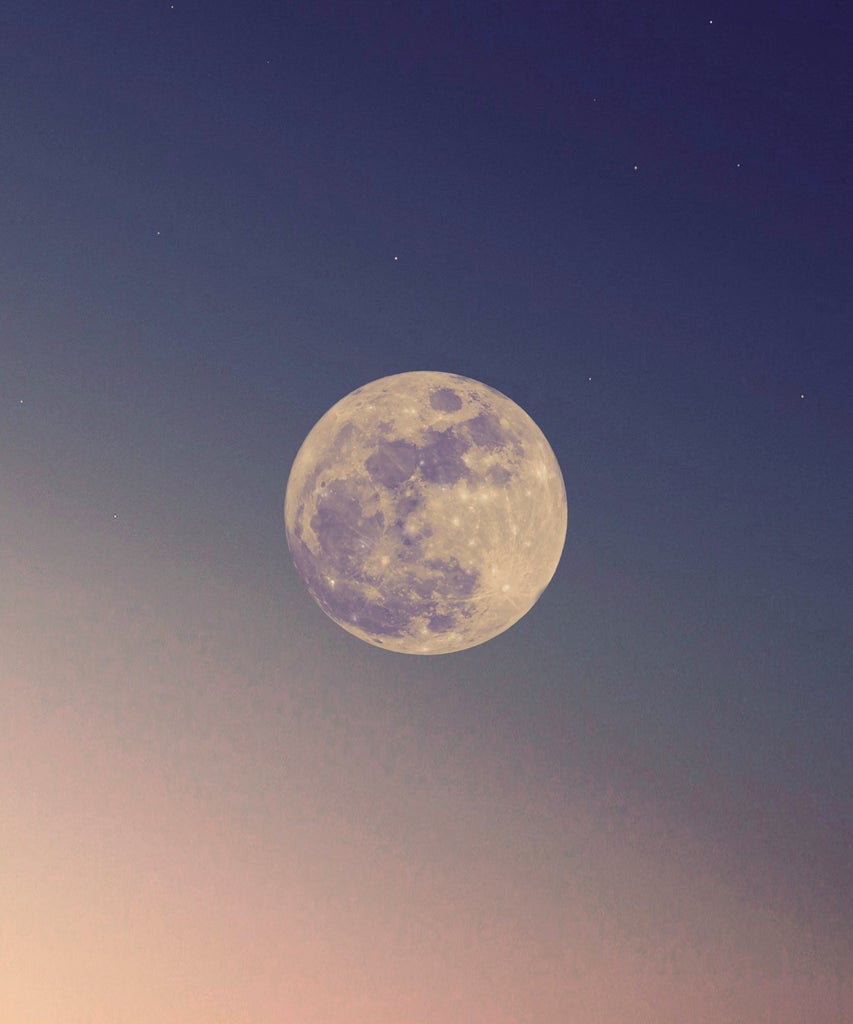 The Super Full Moon In Aquarius Will Push You To Self-Reflect