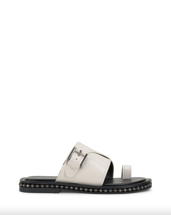 Vince camuto flip flop 2025 sandals