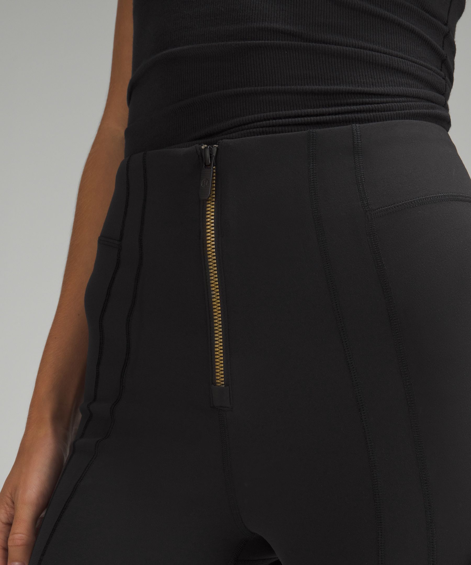 define zip front high rise ルルレモン　フレアレギンス Lululemon Define Zip-Front High-Rise Flared Pant - Black