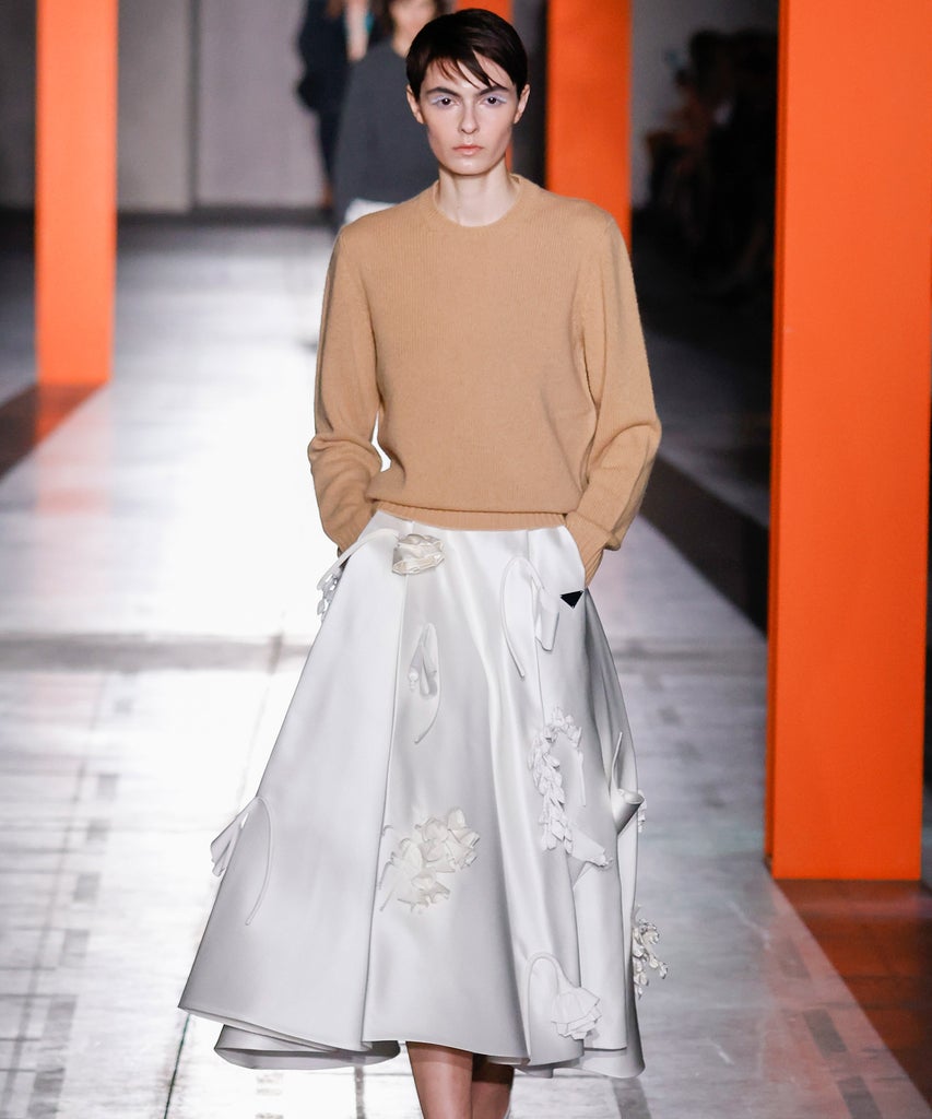 How Fall’s White Skirt Trend Is Defying Fashion’s “No White After Labor Day” Rule
