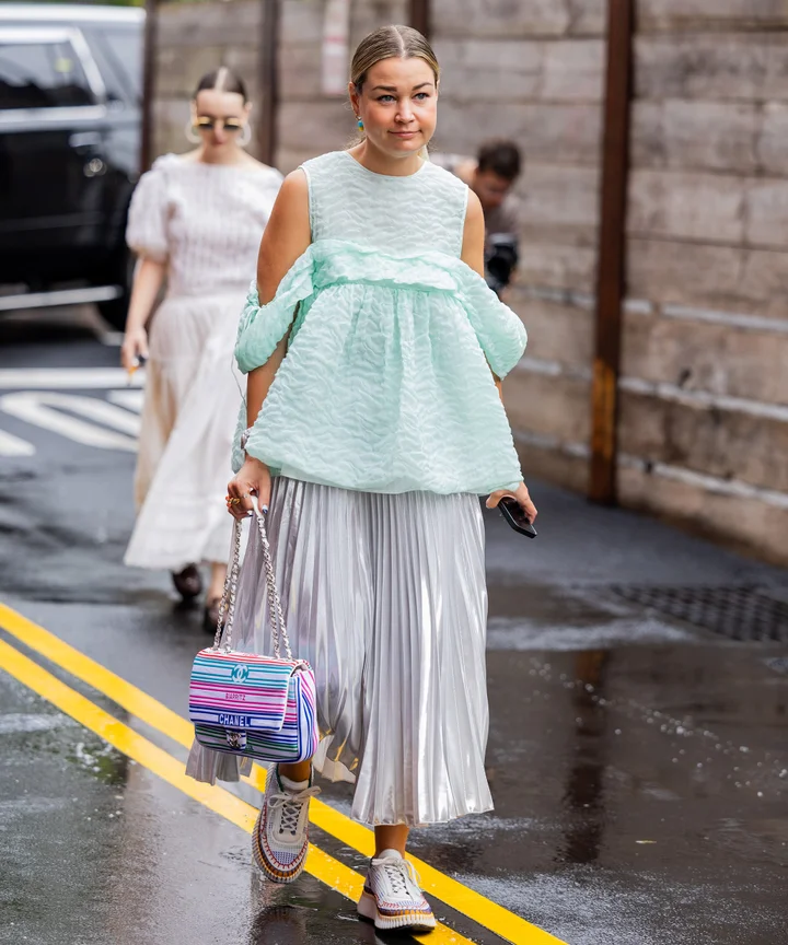 Bag Trends 2024: XL Styles, Clutches, & Bucket Bags Are Taking Over –  StyleCaster