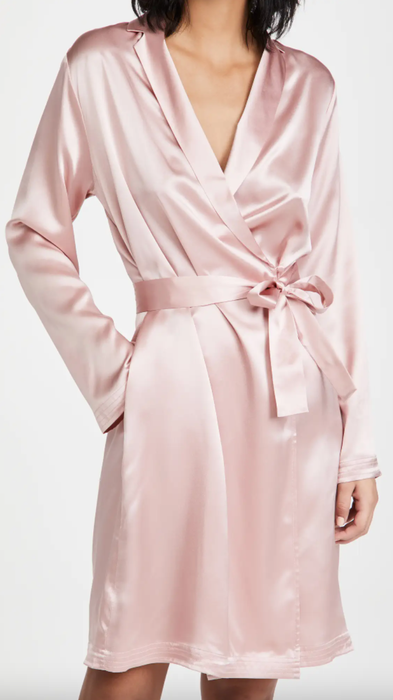 China Factory 19mm/22mm/25mm Mulberry Silk Fashion Short Silk Robe with  Custom Label - China Silk Sleep Wear and Silk Pajama price |  Made-in-China.com