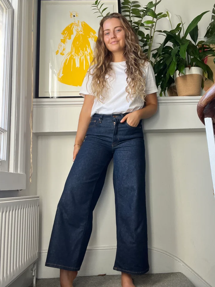 Best Petite Jeans For Women: Wide Leg & High Waist