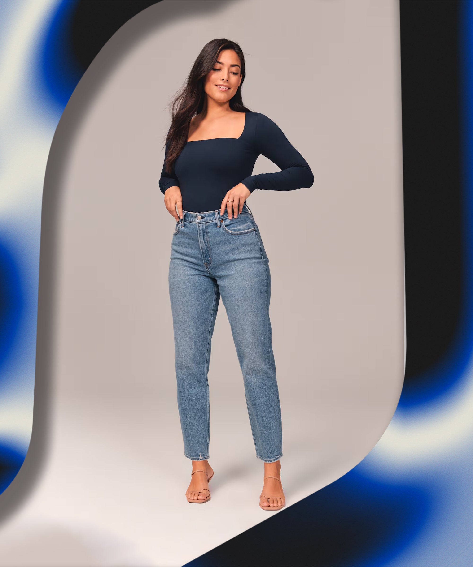 Are Mom Jeans In Style? What Stylists Say & 24 Styles