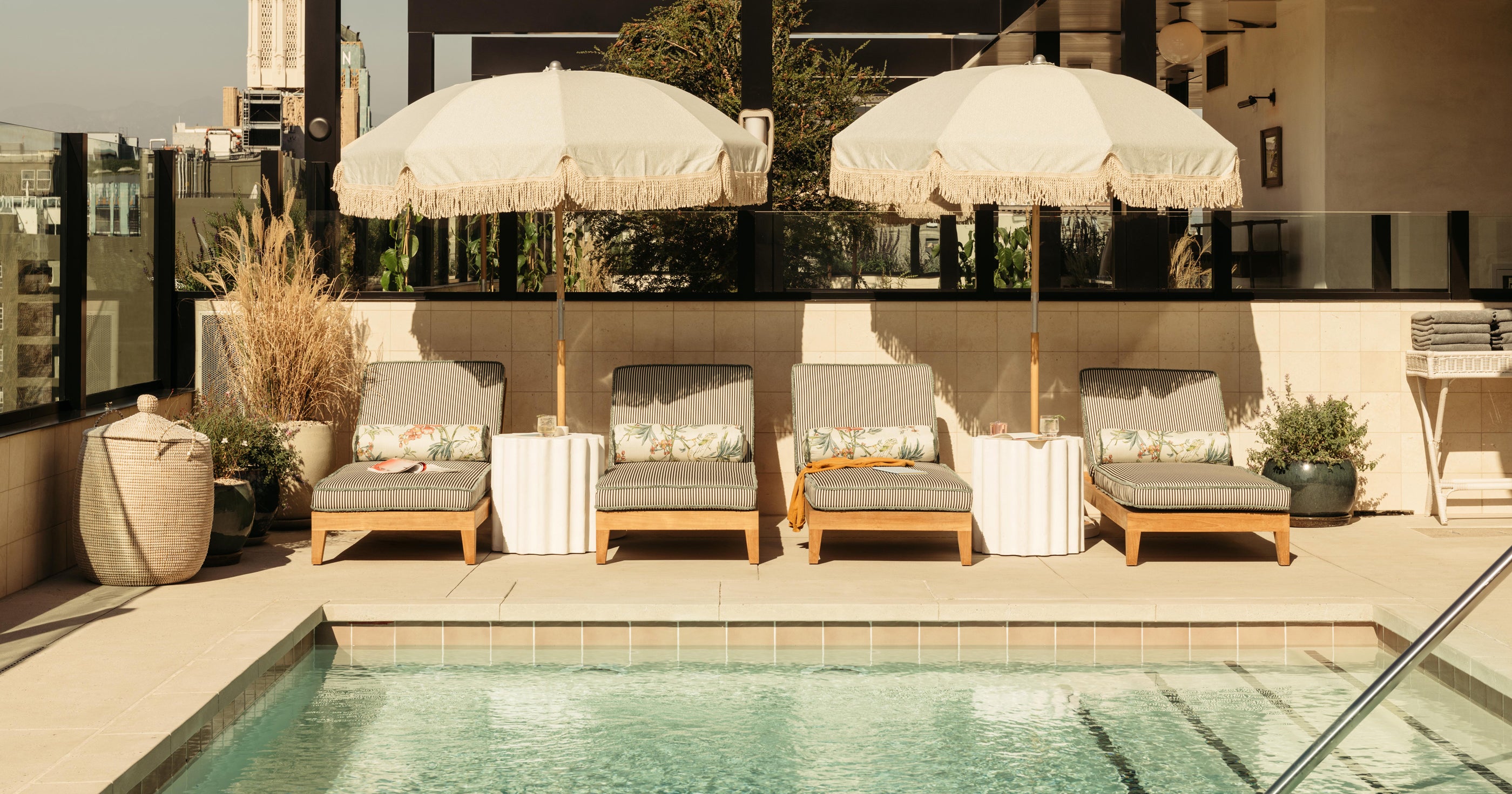 We Found You The Best Black Friday Travel Deals (& Hacks To Save Even More $) We Found You The Best Black Friday Travel Deals (& Hacks To Save Even More $)