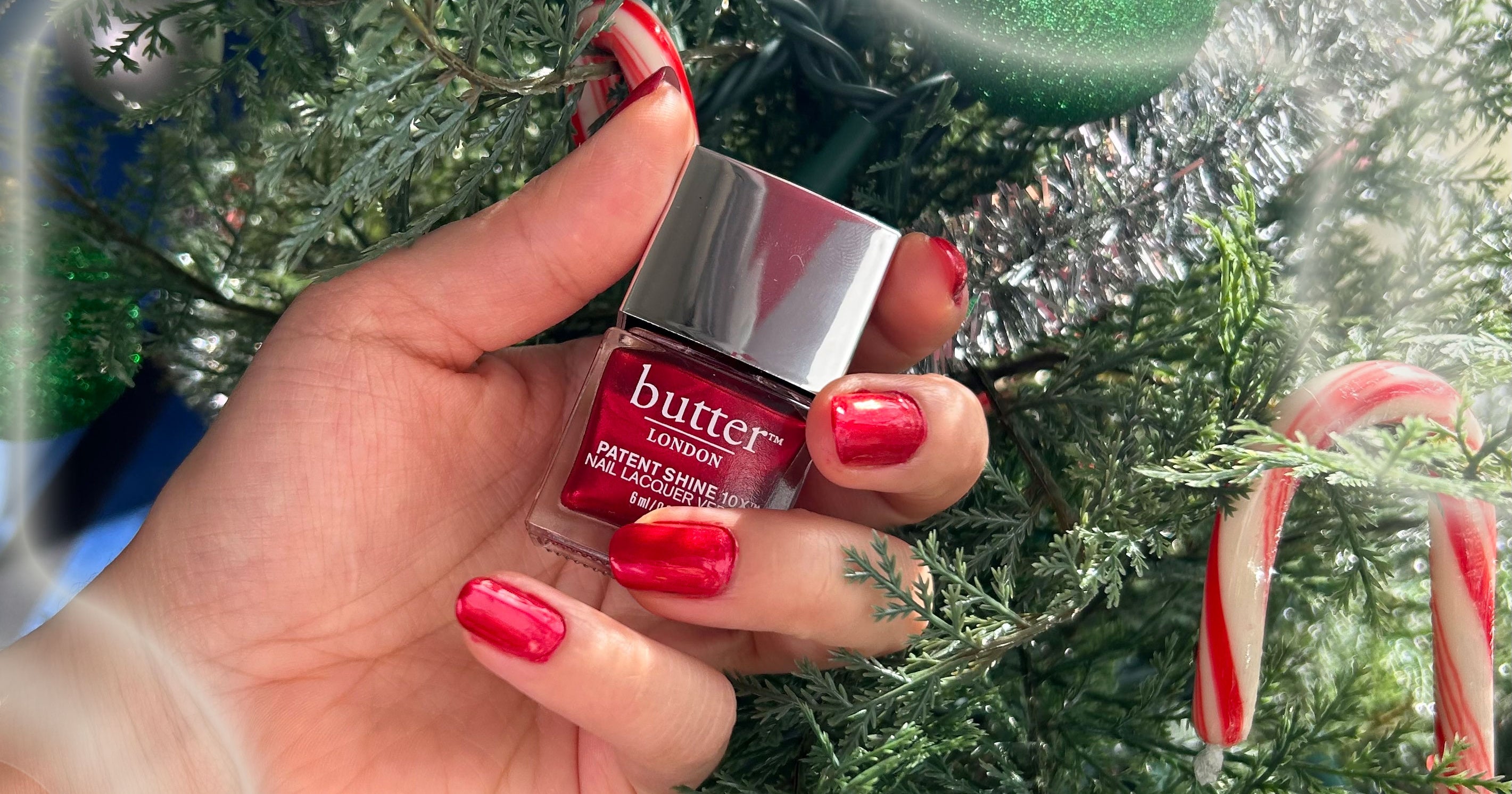 Found: The Perfect Metallic Mani For The Holidays Found: The Perfect Metallic Mani For The Holidays