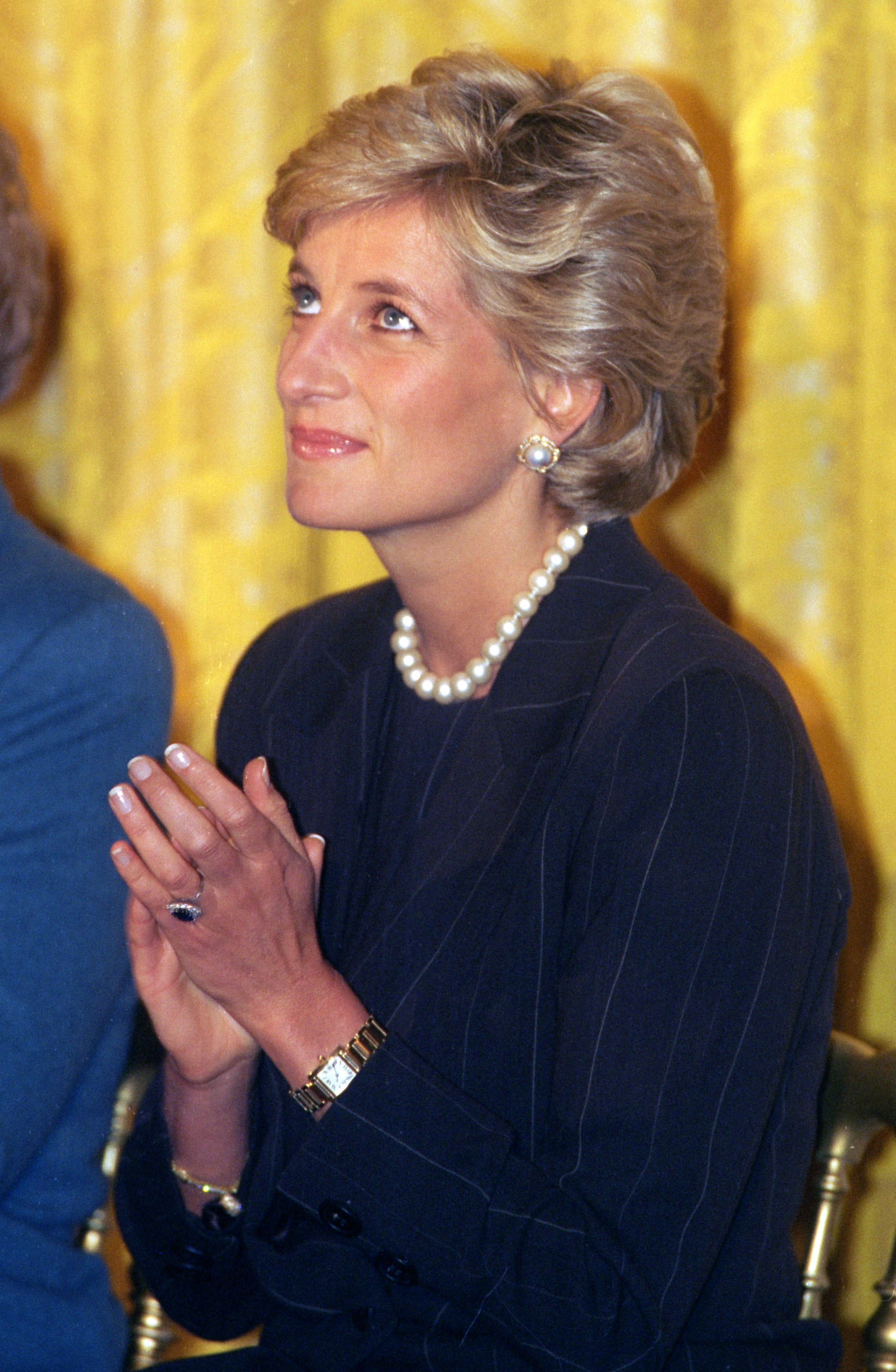 The forgotten controversy behind Princess Diana's engagement ring - Heart