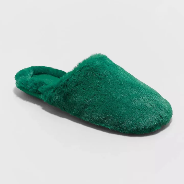 Green sales fuzzy slippers