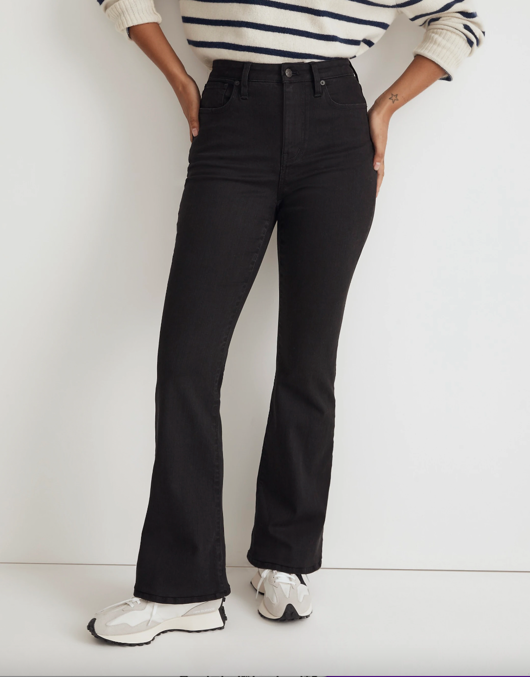 Madewell + Petite Curvy Skinny Flare Jeans in Black Frost Wash