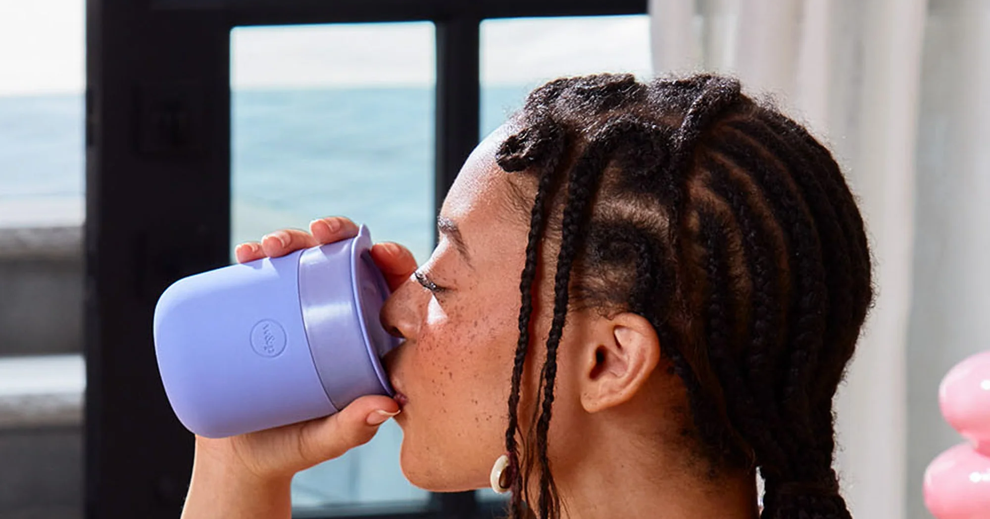 Best Travel Mugs For Cars, Planes, And On The Go