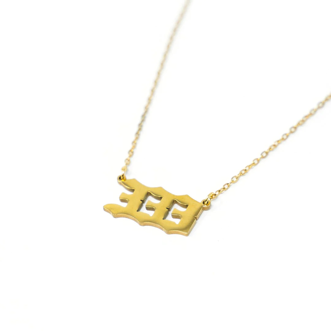 The sis 2025 kiss name necklace